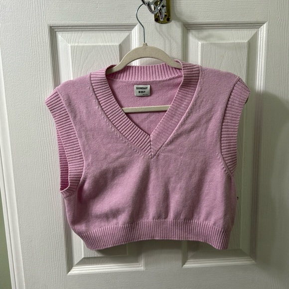 Aritzia Sunday best pink vest S - Picture 1 of 3